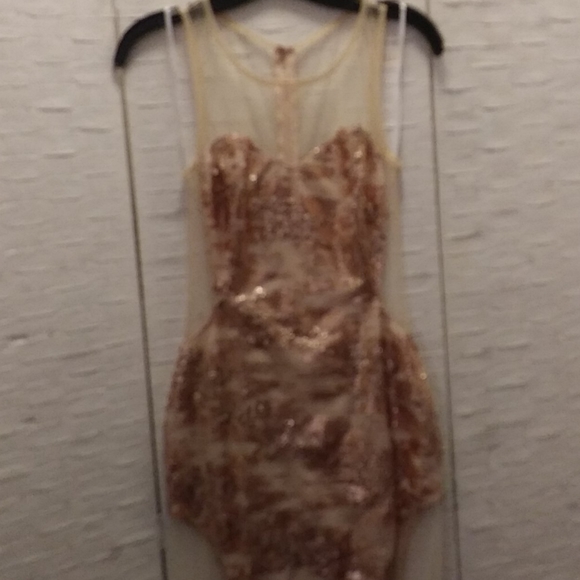 Gold & Sexy mermaid gown - Picture 2 of 12